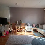 Good Location Close To East Center Appartement